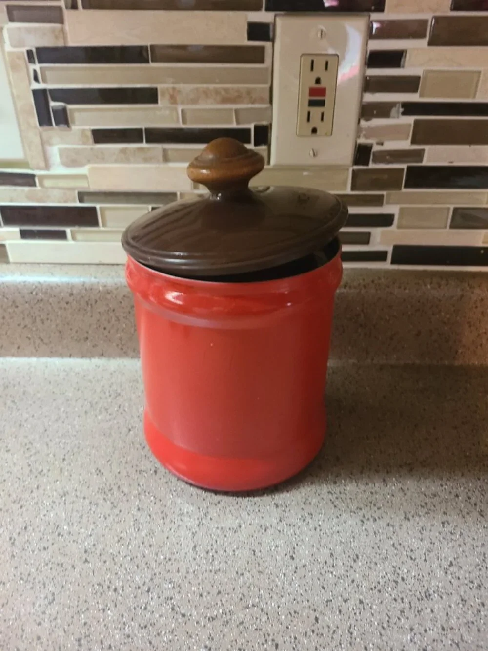 VTG West Bend 3 Aluminum Nesting Canisters & Lids Retro Mid Century Red & Brown